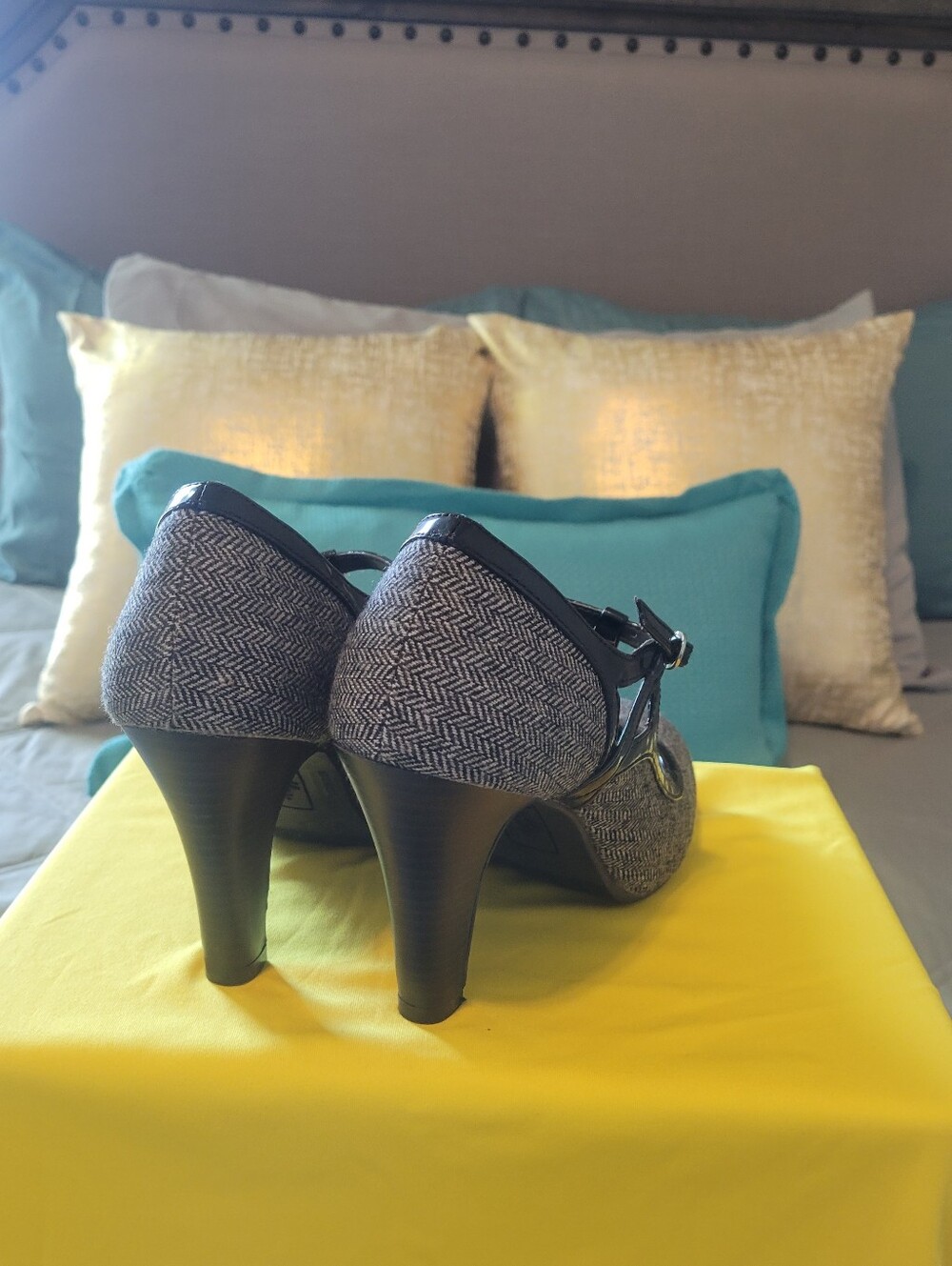 Mary Janes T-Strap Herringbone Women’s Pumps - Black Gray - Picture 4 of 5